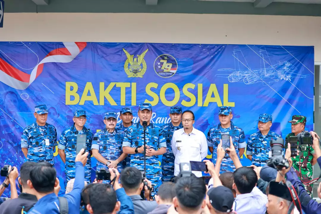 TNI AU Besar dan Kuat Bersama Rakyat