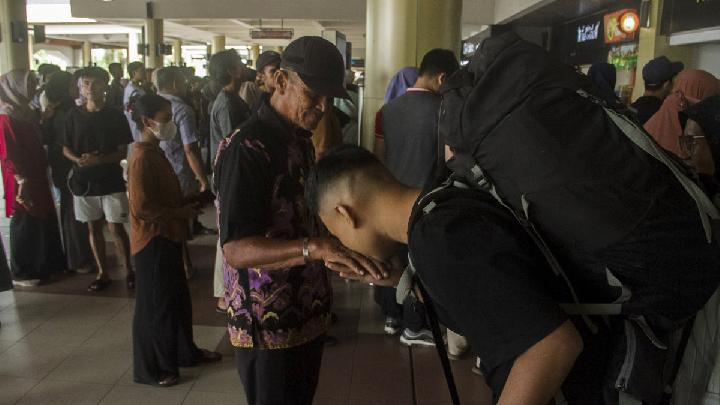 Hari Ini Diprediksi jadi Puncak Arus Balik Mudik di Bandara Minangkabau