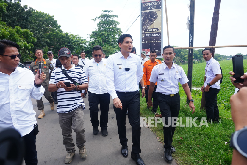 Lucky Hakim Kembali Kerja Usai Diperiksa Kemendagri