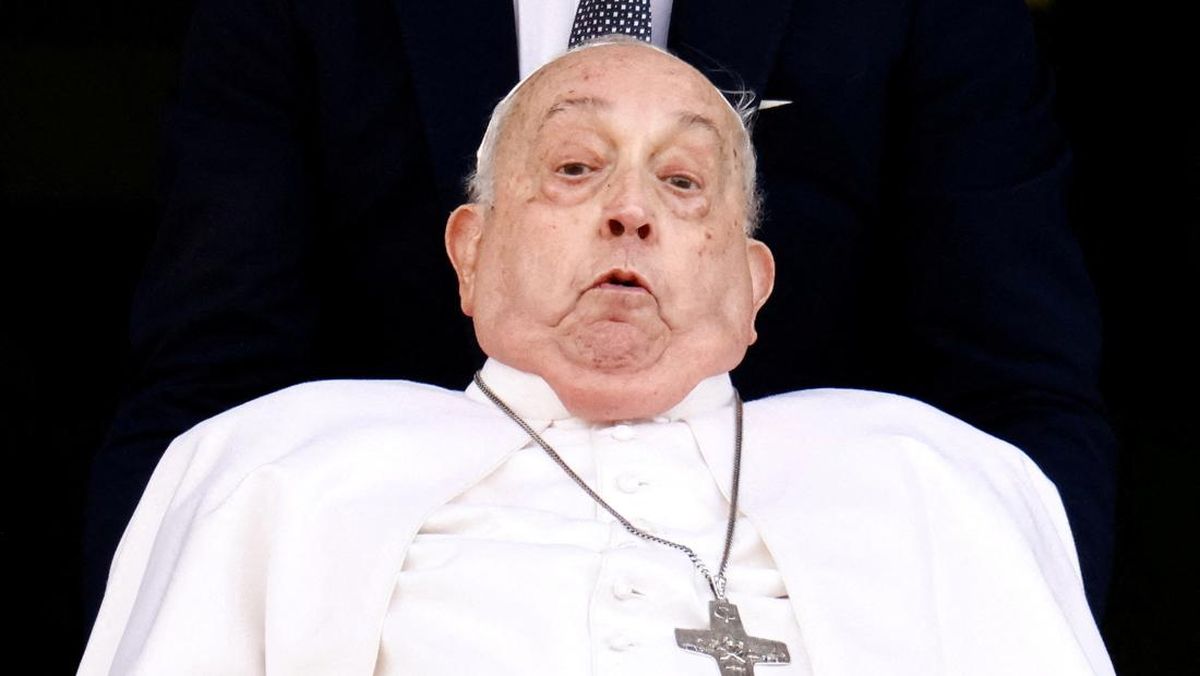 Paus Fransiskus Kejutkan Umat, Perdana Muncul Usai Keluar dari RS