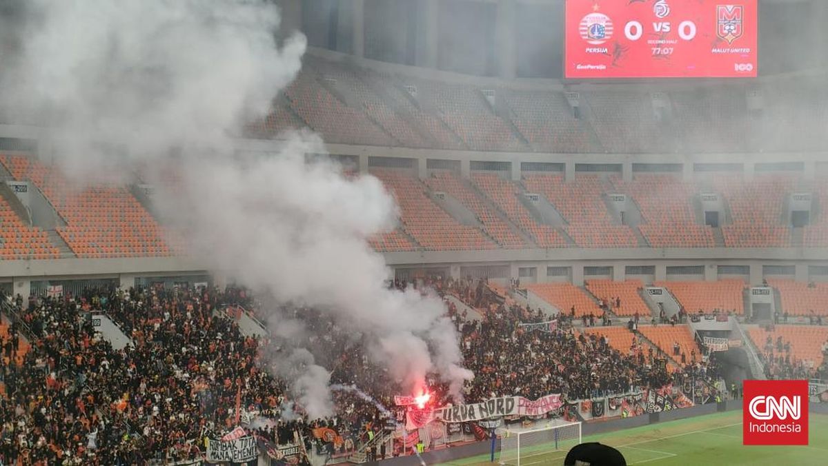 36 Orang Diamankan Buntut Lempar Flare di Laga Persija vs Malut United