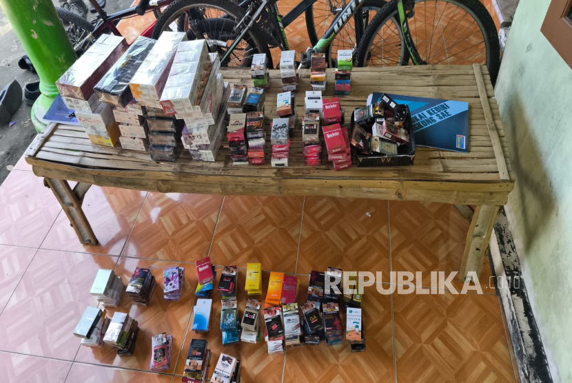 Bea Cukai Menindak Belasan Ribu Batang Rokok Ilegal di Kabupaten Kediri