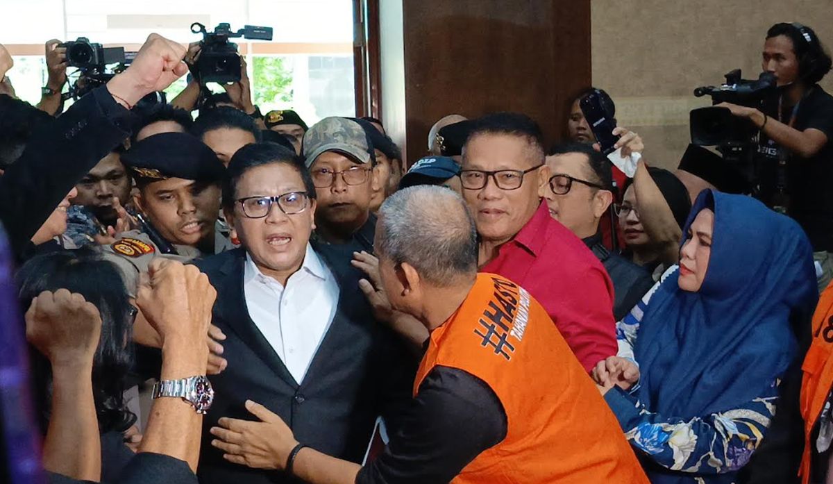 Hasto Sampaikan Beberapa Poin Keberatan Atas Keterangan Ahli Bahasa UI : Okezone Nasional