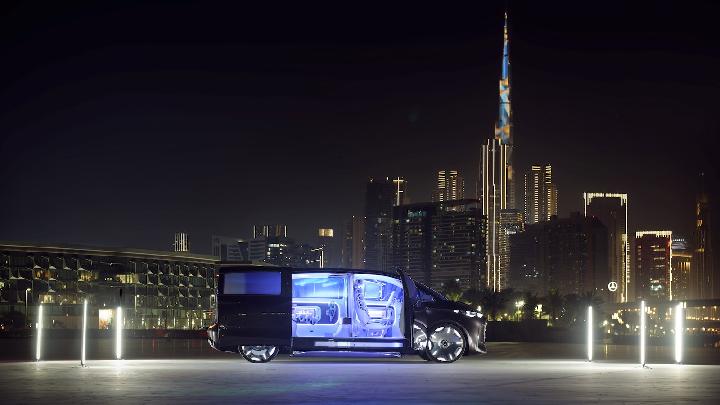 Mercedes-Benz Vision V Incar Konsumen Dubai