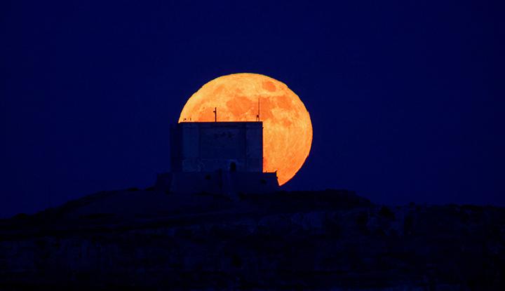 Strawberry Moon: June's Lowest Full Moon Since 2006 Makes Appearance