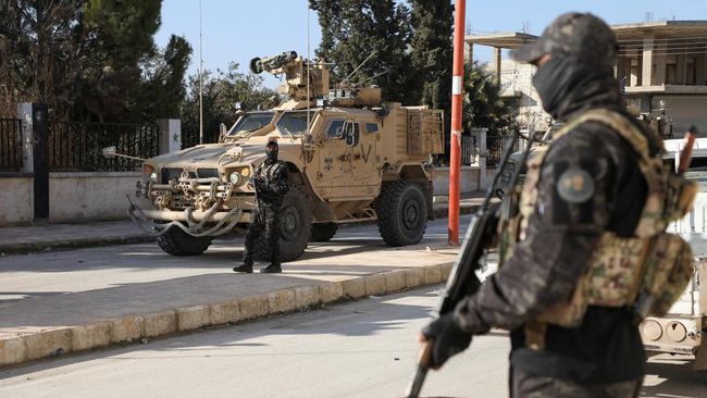 Patroli Bawa Senjata Militer, Suriah Ambil Alih Aleppo dari SDF