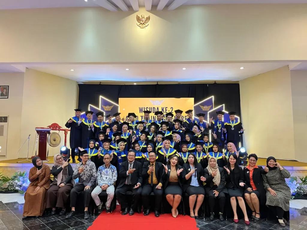 Aero Training Centre (ATC) sukses menggelar prosesi Wisuda Kedua Tahun Ajaran 2025-2026 di Insumo Palace Hotel Kediri