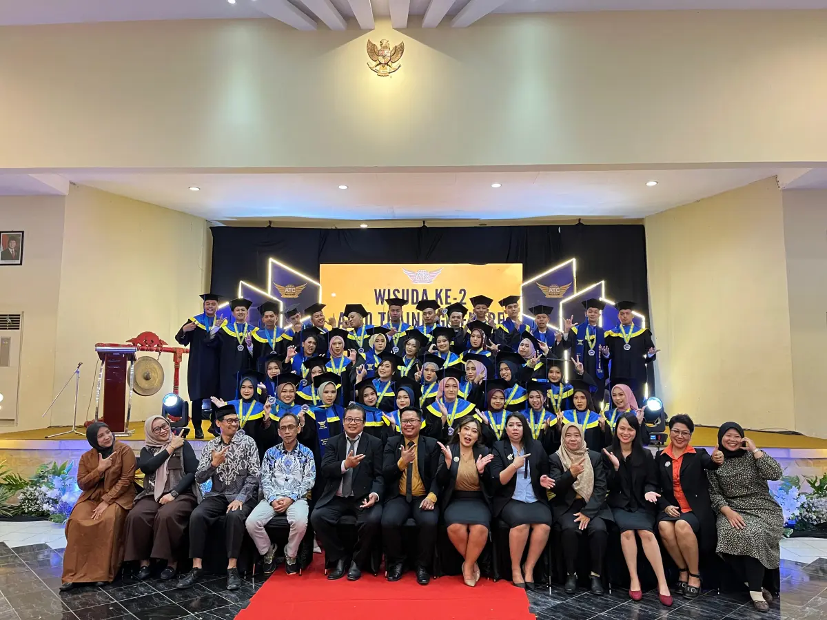 Aero Training Centre (ATC) sukses menggelar prosesi Wisuda Kedua Tahun Ajaran 2025-2026 di Insumo Palace Hotel Kediri